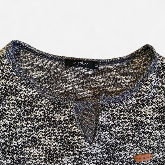 Grey and black vintage knit top with a touch of grunge charm - size M - Picture 3 of 3